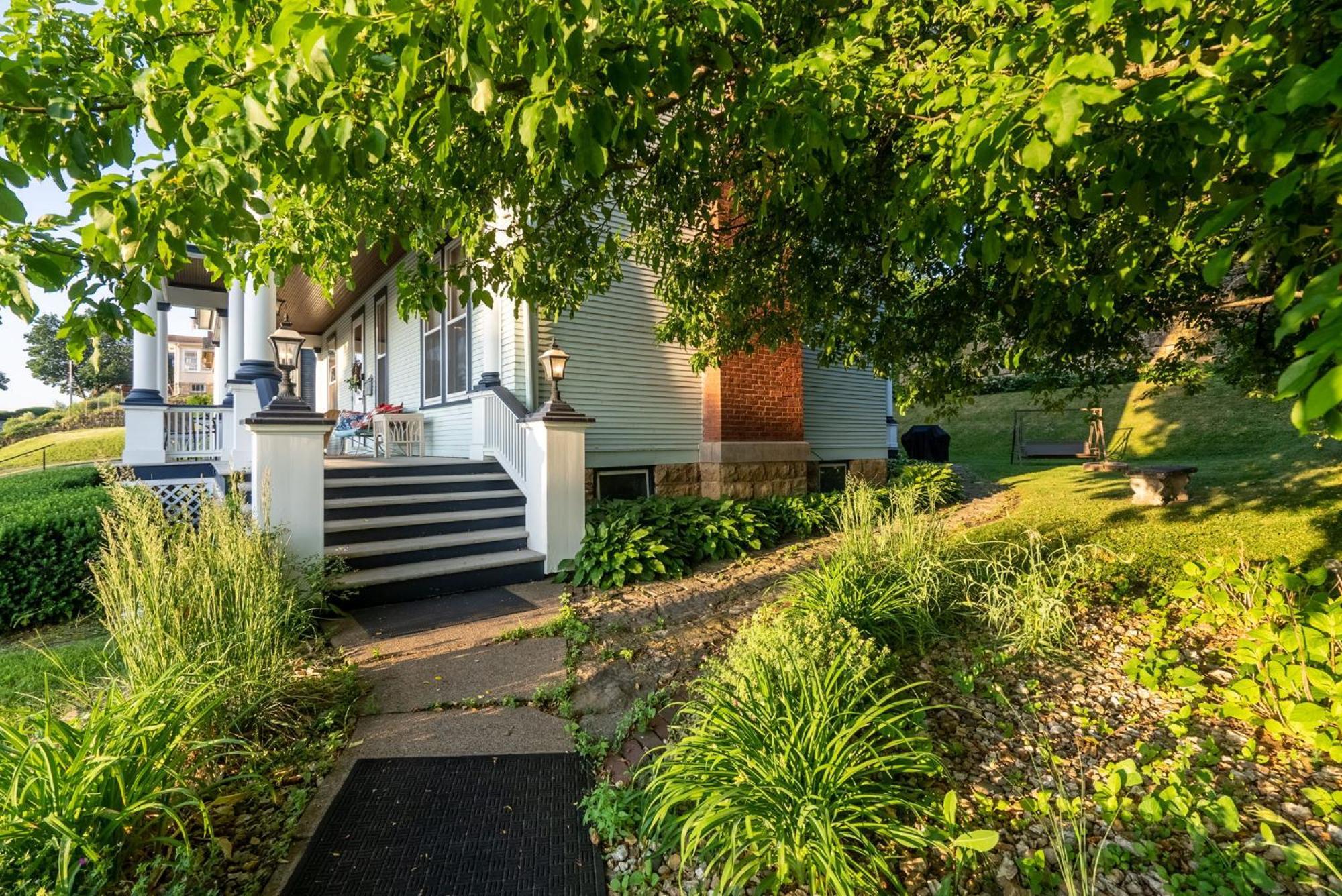 Dubuque'S Front Porch, Historic Charmer, Walk Downtown Εξωτερικό φωτογραφία